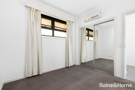 Classic 2Br Apartment in Glen Huntly! - Photo 5