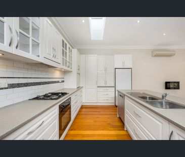 8 Loch Street, Hawthorn East, Vic 3123 - Photo 1