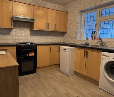 3 bedroom terraced house to rent - Photo 2