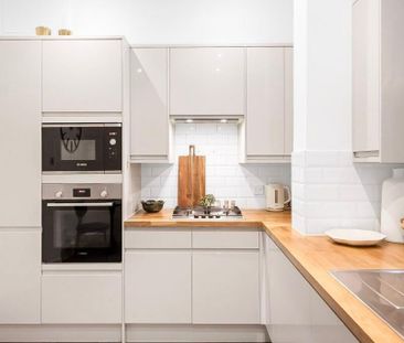 2 bedroom flat to rent - Photo 2