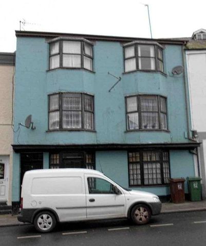 Flat, Bangor Street, Caernarfon, LL55 - Photo 3