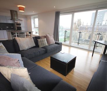 2 bedroom flat to rent - Photo 2