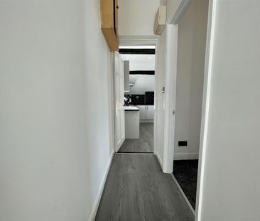 2 Bed Flat - Photo 3