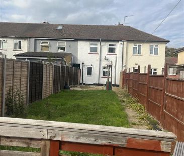 3 bedroom terraced house to rent - Photo 5