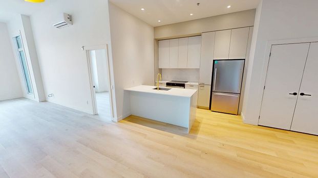 Monarc Collection - Photo 1