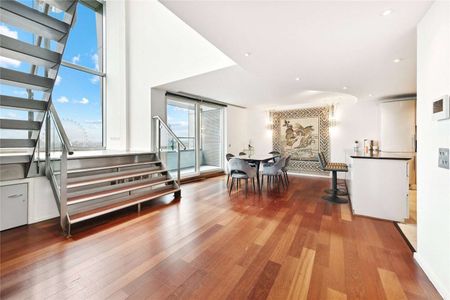 Three bedroom two level penthouse, spacious with spectacular views of the London Eye. - Photo 4