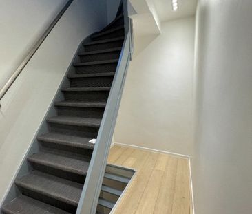 Ruime woning met 3 slaapkamers en 3 badkamers en open zolderkamer - Photo 2