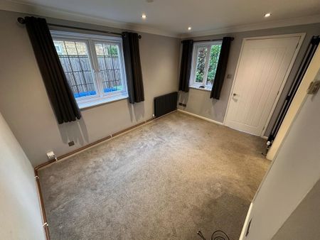 1 bedroom semi-detached house to rent - Photo 2