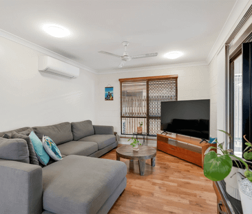 NEAT & TIDY 3 BEDROOM HOME IN WELL MAINTAINED COMPLEX! - Photo 1