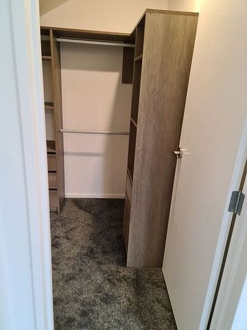 ✨ (Two Years old) 4-Bedroom Home | Prime Location✨ - Photo 2