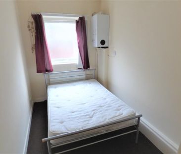 2 bedroom ground floor flat to rent - Photo 5