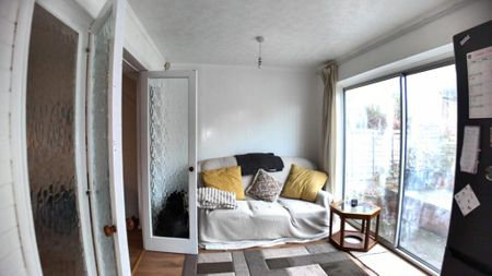 4 bedroom terraced house to rent - Photo 2