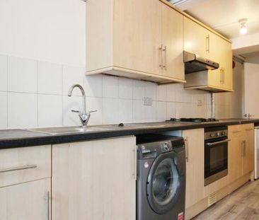 A newly decorated garden flat located in Montpelier within walking ... - Photo 3