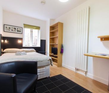 Flat 09 Finchley Road, Hampstead NW3 7AJ - Photo 2