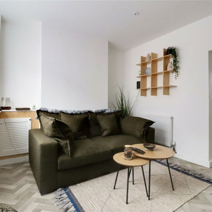 Portland Terrace, Gainsborough, Lincolnshire, DN21 1JR - Photo 1