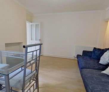 4 bedroom semi-detached house to rent - Photo 2