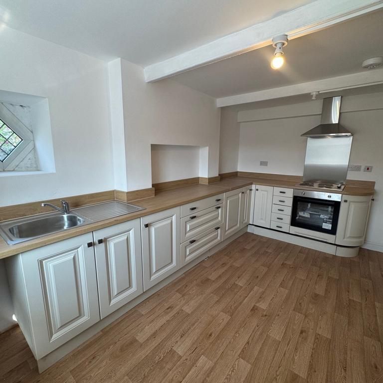 4 bedroom detached house to rent - Photo 1