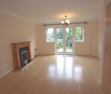 3 bedroom end of terrace house to rent - Photo 1