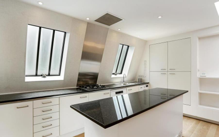 3 bedroom mews to rent - Photo 4