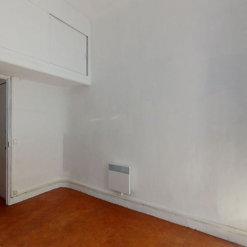 Appartement 1 pièces 33m2 MARSEILLE 2EME 530 euros - Photo 1