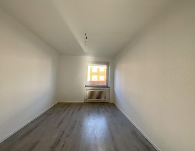 Renovierte 3-Zimmer-Wohnung mit Balkon in Varel! - Photo 1