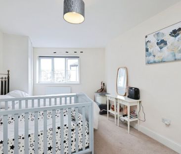 Loates Lane, WATFORD - Photo 3