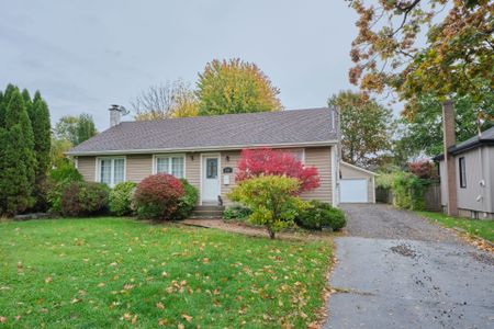 For Lease - 784 South Pelham Road, Welland, Ontario - Photo 4