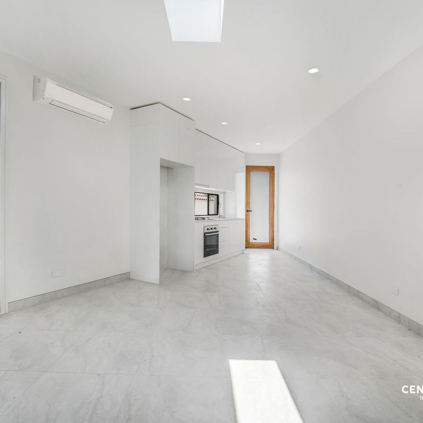 Prime Location! - Photo 1