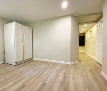 For Lease - 2028 Marine Drive Unit# Lower Level, Oakville, Ontario - Photo 6