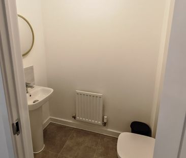 Room in a Shared House, Golledge Crescent, BS34 - Photo 2