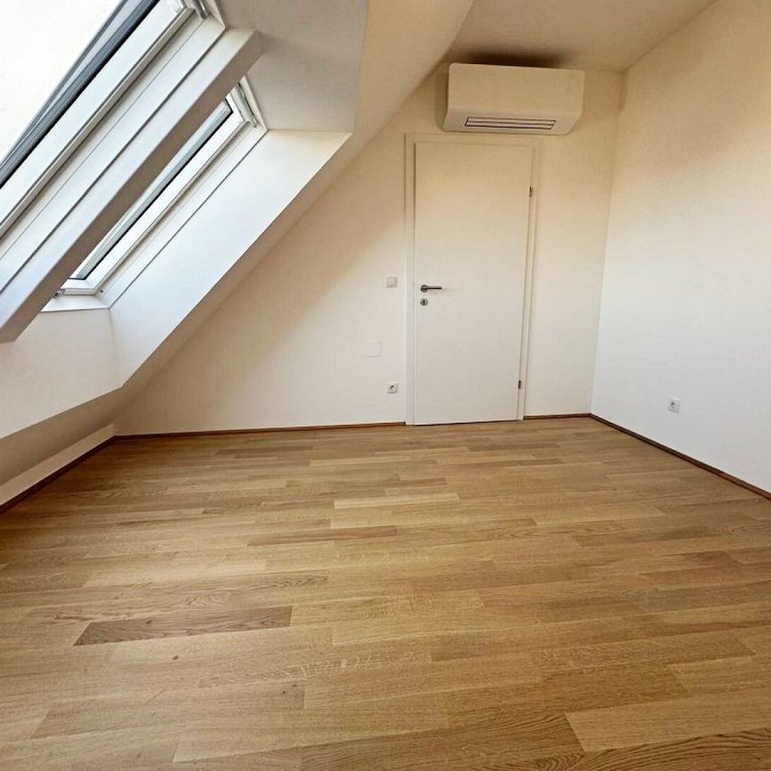 ERSTBEZUG, DACHGESCHOSS, klimatisierte 82 m2 Neubau mit Balkon, Wohnküche, 2 Zimmer, Wannenbad, Parketten, Augarten - Photo 1