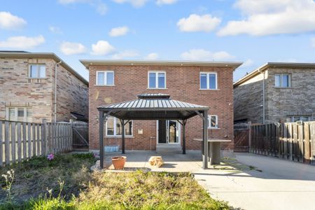 For Lease - 23 Mellowood Avenue Unit# Upper portion, Brampton, Ontario - Photo 5