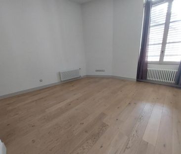 location Appartement F2 DE 49.9m² À LYON - Photo 2