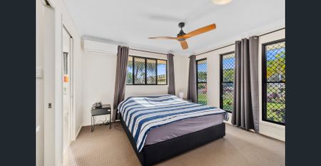 Spacious 4-Bedroom Home with Shed Room & Garage - Photo 5