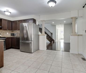 For Lease - 73 Four Seasons Crescent, East Gwillimbury, Ontario - Photo 6