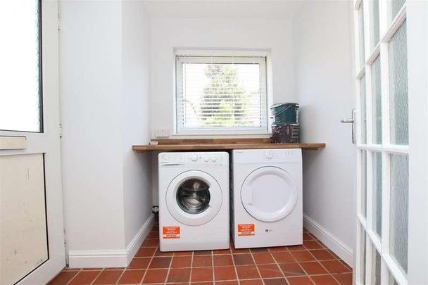 Bloomfield Drive, Bath, BA2 - Photo 1