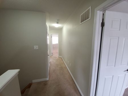 For Lease - 47 lothbury Drive, Brampton, Ontario - Photo 3