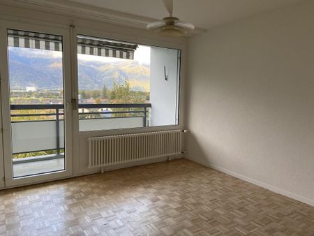 Appartement entièrement rénové de 3 pièces en duplex au 2ème étage - Photo 3