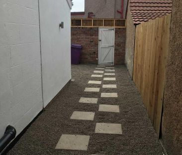 1 bedroom property to rent - Photo 2