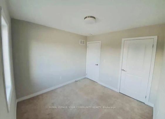 Condo Townhouse For Lease | N9261620 - Photo 1