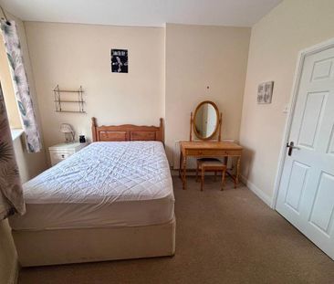 Portlands, Fairfield Avenue Bramley - Photo 6