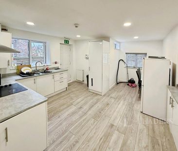 1 bedroom in a house share to rent - Photo 4