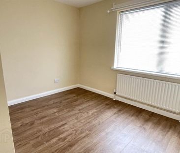 110 Stream Street, Downpatrick, BT30 6DF - Photo 4