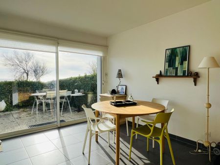 Location Appartement 2 pièces 67m² LA ROCHELLE 17000 - Photo 3