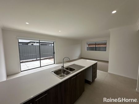 Modern 3-Bedroom Home in Munno Para Downs - Comfortable, Convenient & Contemporary! - Photo 5
