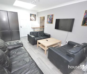 8 bedroom detached house to rent - Photo 5