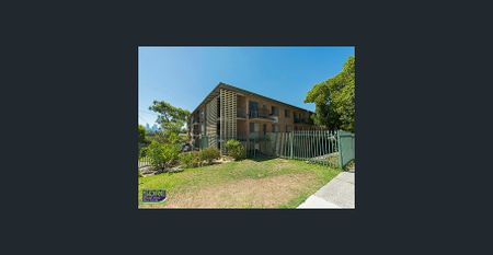 Top Floor Furnished One Bedroom Unit - Photo 2