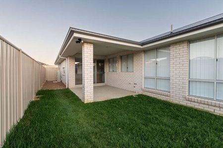 Brand New Spacious 4 Bedroom House $650/week - Photo 5