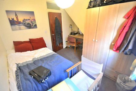 5 bedroom semi-detached house to rent - Photo 4