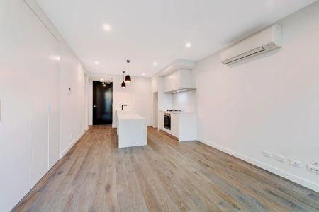 2Bedrooms, 2Bathrooms - Photo 3